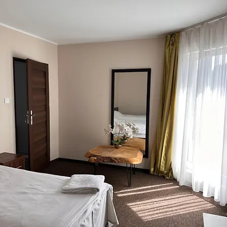 Kolonia Wokulskiego 4 *